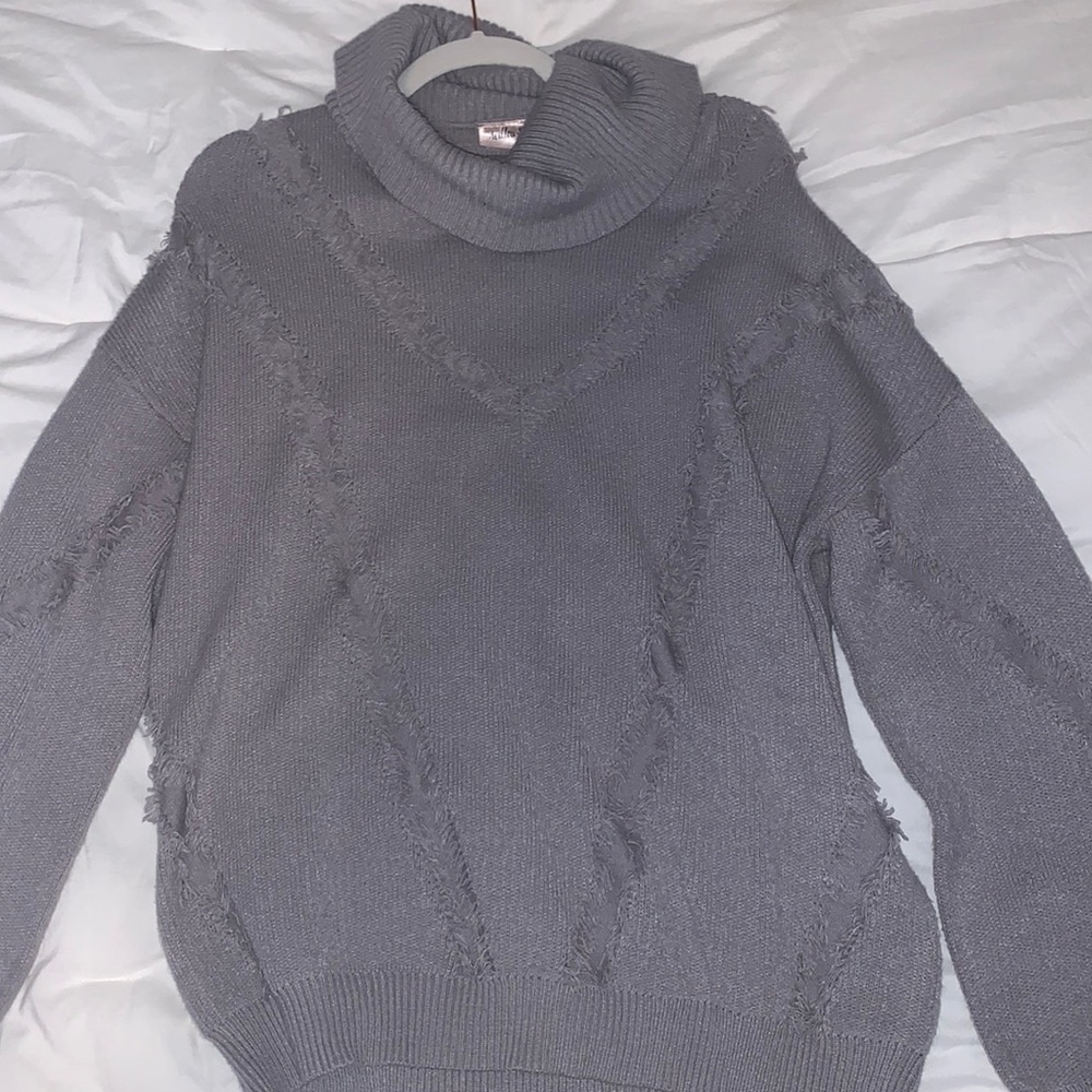 Willow-Root Fringed Turtleneck Sweater
